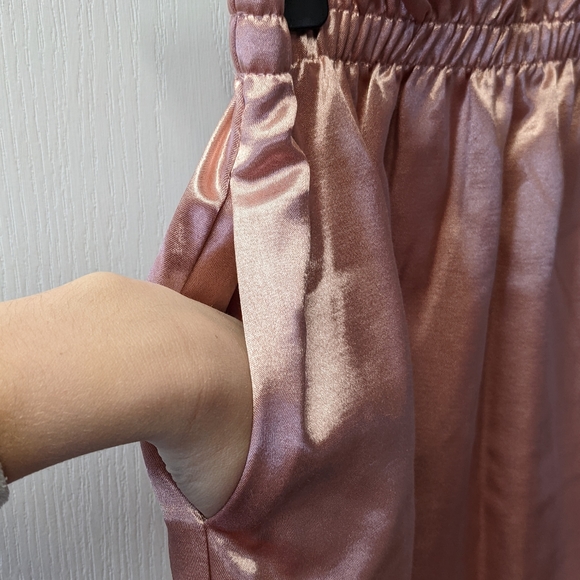 NWT Shimmery Pink Mini Skirt Size 38 - Picture 3 of 5